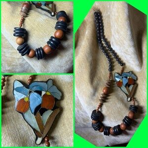 Vintage mother of pearl wood Floral Pendant Necklace 70s excellent condition